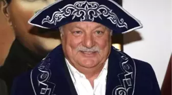 Trabzonspor Başkanı Sadri Şener Çapan Giydi