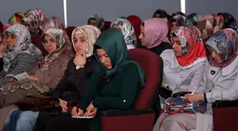 Gaün'de 'Kurban' Konulu Konferans Düzenlendi