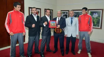 Şampiyonluk Kemerini Aldırmaz'a Getirdi