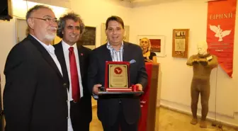 Uluslararası Renklerin Kardeşliği Sergisi İzmir'de