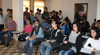 Türk Metal-Sen Üye Çocuklarına Ders Veriyor