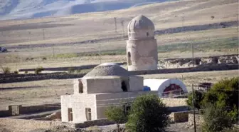 Hasankeyf'teki Tarihi Türbe Raylarla Taşınacak