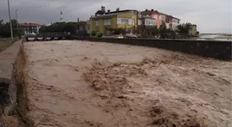 Sağanak Lapseki'yi Vurdu