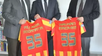 İzmir Üniversitesi ile Göztepe Spor İşbirliğine Hazırlanıyor