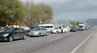 Trafik Polisinden Sürücülere Ceza Yerine Salep İkramı