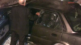 Konya Kendi ve Ailesinin Yarasını Unutup, Otomobilini Düşündü Kendi ve Ailesinin Yarasını Unutup,...