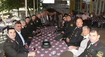 Jandarma Bayramda Vatandaşla İç İçe