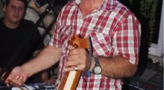 Hayri Yaşar Karagülle; Hayranlarını Coşturuyor