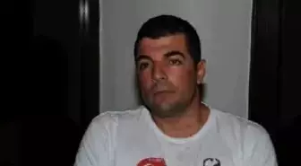 Rekortmen Yüzücüye Fırtına Engeli