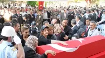 Şehit Polisin Halası: Hepimiz Kürdüz, Hepimiz Türküz, Hepimiz İnsanız (2)