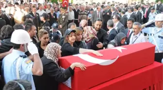 Şehit Polisin Halası: Hepimiz Kürdüz, Hepimiz Türküz, Hepimiz İnsanız (2)