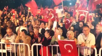 Kuşadası'nda Cumhuriyet Şöleni