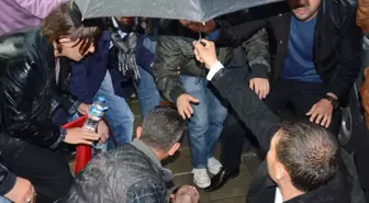 Yolda Yürürken Kafasına Çanak Anten Düştü