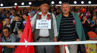 Gaziler Madalyalarını İstiyor