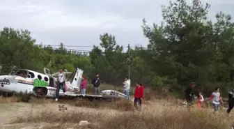 Küçükköyde Hurda Uçağa Turistlerden Yoğun İlgi