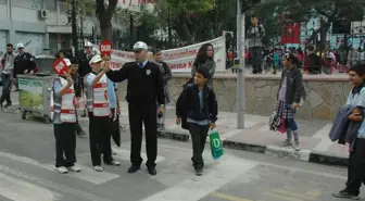 Manisa'da Okul Geçit Görevlilerine Uygulamalı Eğitim