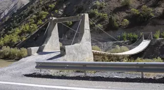 Devrimci Gençlik Köprüsü'nün Tabelaları İkinci Kez Söküldü