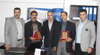 Cemre'den 'Destek Plaketi'