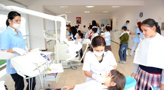 İlköğretim Öğrencilerine Diş Bakımı