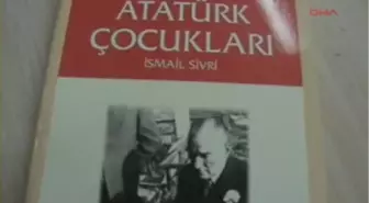 Atatürk'ü Anma Haftasında 'Atatürk Çocukları' Kitabı Dağıtıldı