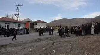 Bitlis'te Açlık Grevine Destek Eylemine Müdahale