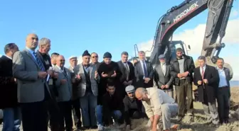 Sulama Kanalına Kurdeleli Açılış