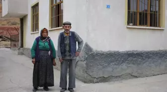 Sokakta Kalan Yaşlı Çifte Kaymakamlık Sahip Çıktı