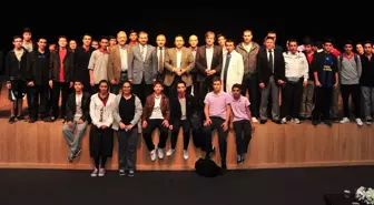 Ünlü Spor Yorumcuları Gençlerle Türk Futbolunu Konuştu