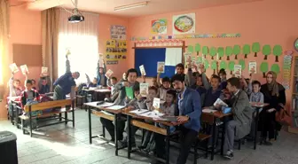 Akyazı Belediyesi Gençlik Meclisi'nden, 'Çocuk Kitapları Haftasına' Anlamlı Bir Gezi