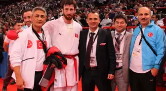 Enes Erkan ve Mehmet Yakan Dünya Karate Şampiyonası'nda Finalde