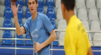 'Vefalı Hentbolcu' Parayı Hiçe Saydı