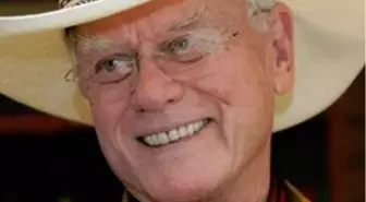 'Dallas'In Kötü Adamı J.r. Ewing'i Canlandıran Larry Hagman Öldü