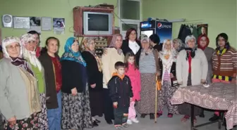 Aydın'da AK Parti'den İstifa Eden 100 Kişi CHP'ye Üye Oldu