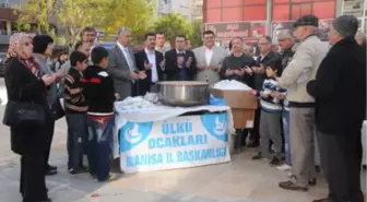 Başbuğ Türkeş'in Doğum Günü Vesilesiyle Aşure Dağıtıldı