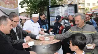 Hafta Sonu Ağızlar Aşureyle Tatlandı