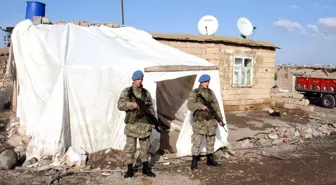 Tabanca ve El Bombalarıyla Ev Bastı