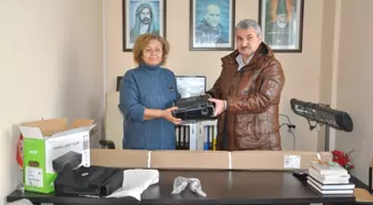 İstanbul Manisalılar Derneği'nden, Alevi Kültür Dernekleri Soma Şubesine Projektör Yardımı