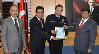 Kahraman Polislere Başarı Belgesi