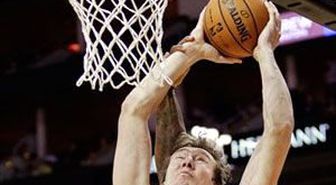 Ömer Aşık'tan Tarihi Basket!