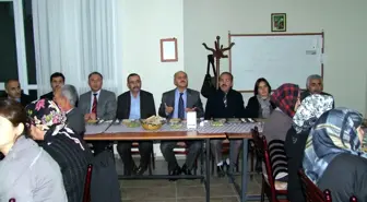 Salihli Cemevi'nde İftar Yemeği Düzenledi