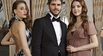 Tolgahan Sayışman Namaza Başladı