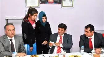 Vali Mayda Üniversite Öğrencileri ile Bir Araya Geldi