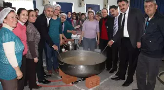 Akhisar Ülkü İlk ve Ortaokulu'nda Aşure Etkinliği