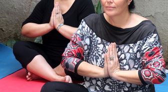Ev Hanımları Yoga ile Stres Atıyor