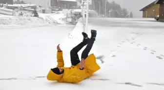 Kartalkaya'da Kar Kalınlığı 15 Santimetreye Ulaştı