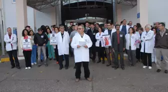Fethiye'de Doktor ve Sağlık Çalışanları İş Bıraktı