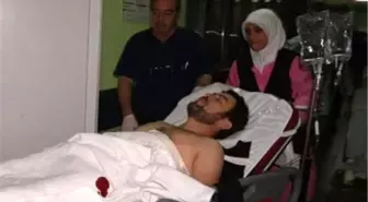 Kavga Ettikleri Genci Bıçaklayıp, Kardeşinin Aracını Yaktılar