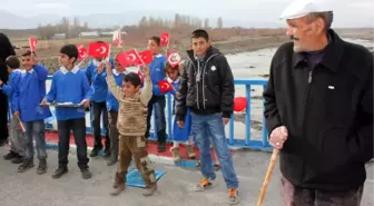 Sandığa Gitmediler, Köprüye Kavuştular