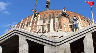 Ereğli'de Kurtlar Köyü Cami İnşaatı Sürüyor