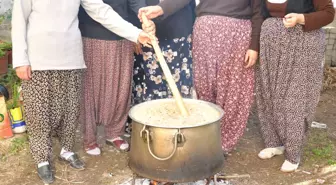 Kur'an Kursu Öğrencilerinden Aşure Etkinliği